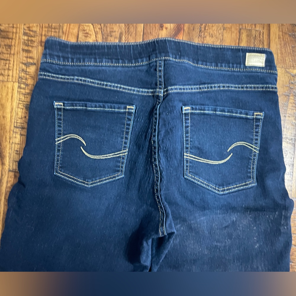 Levi's Dark Blue Women's Totally Shaping Pull on Skinny Jeans size 16